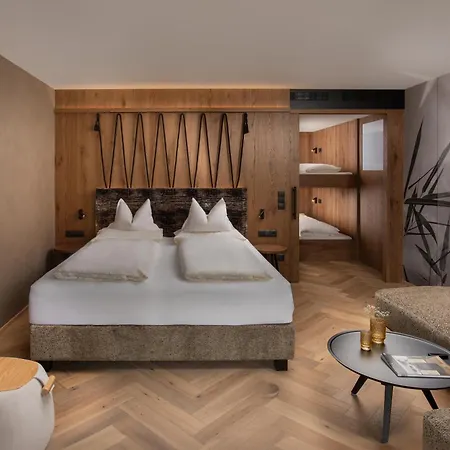 Majestic - Unique Otel