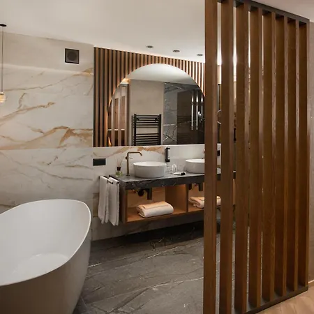 Otel Majestic - Unique 4*